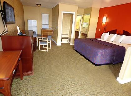 Economy Inn & Suites