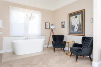 The Dragonfly Inn Hotels in South Launceston