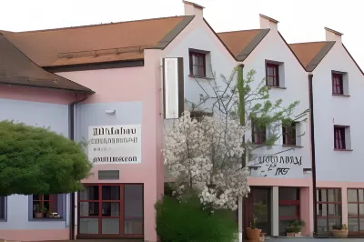 Arthotel Restaurant Pfeffermühle فنادق في Oberstimm