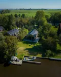 Waterlodge Blaukopke Hotels in Grou