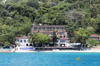 Altamare Dive and Leisure Resort Anilao Hotels near Aiyanar Beach & Dive Resort