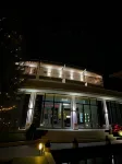 Apple Red Hotel