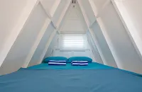 Costas De Liwa Bar & Beach Resort