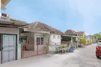 Wisma Pinggir Mitra RedDoorz Hotel dekat CV Kyria Rezeki