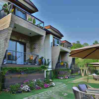 Aura Luxury Stays Hotel Exterior
