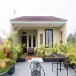 RedDoorz Syariah Plus near Trans Studio Cibubur