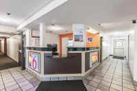 Motel 6 Lawrence, KS Hoteles en Lawrence
