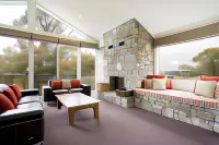 Oaks Lake Crackenback Resort