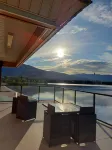 Richter Pass Beach Resort Hotels in Osoyoos