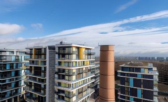WaterFront City Apartments by UrbanRent