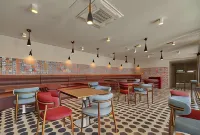 ร้านอาหารและโรงแรมแมนิเฟสต์ - 4 ดาว