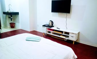 Transpark Juanda by 21 Room