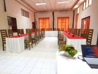 RoomQuest Golden Triangle Premium Collection