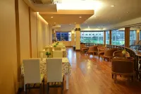 New Travel Lodge Hotel - Breakfast