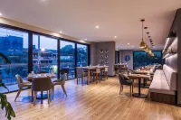 AC Hotel Bogota Zona T فنادق في بوغوتا