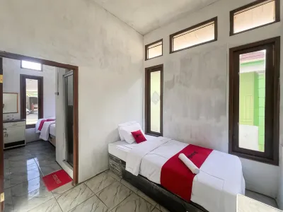 RedDoorz Syariah at jalan Dieng 5 Hotels in Kejajar Subdistrict
