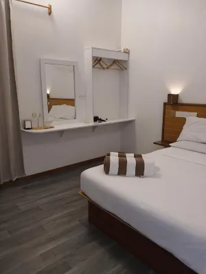 Island Grand Maldives Отели в г. 