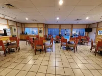 Country Inn & Suites by Radisson, Bend, or - Bữa sáng