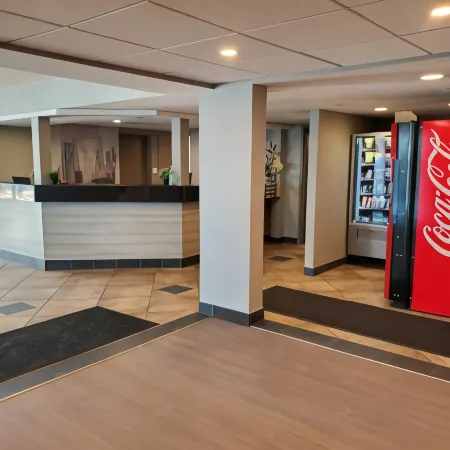Super 8 by Wyndham Macleod Trail Calgary