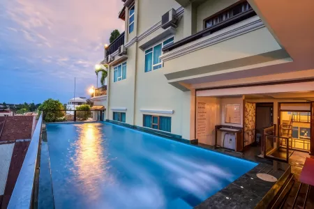 Seng Hout Hotel Отели в г. Svay Por