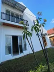 A House 3 Hotels in Pleret