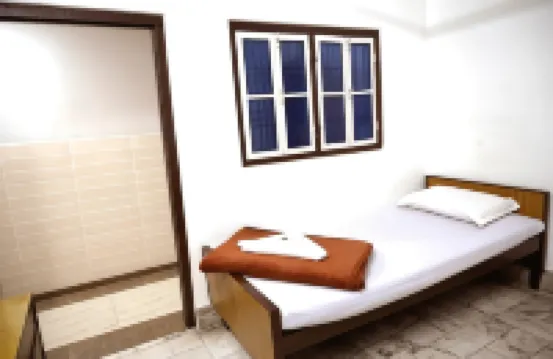 Subhash Hotel Hotels near Naini chauraha, Naya Pull