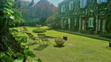 Le Beaugency Отели в г. Сен-Лоран-Нуан