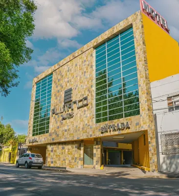 Plutarco Suites