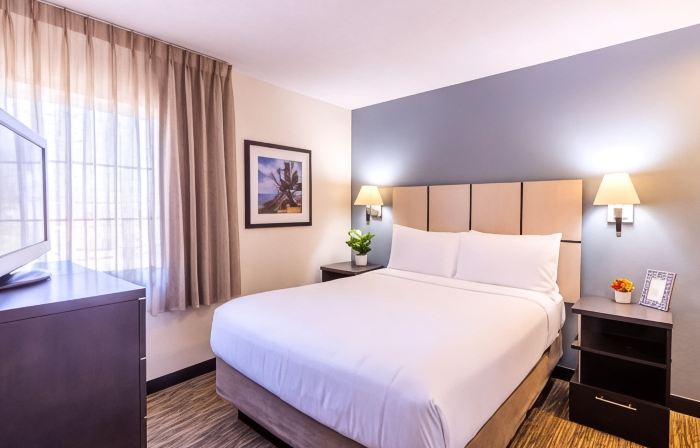 Sonesta Simply Suites Lansing