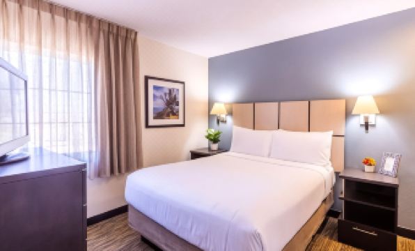 Sonesta Simply Suites Lansing - Housity