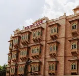 FabHotel Castle Inn Отели рядом с достопримечательностью «Bhartia Lok Kala»