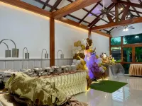 Rue DeuxVilles Villa Hotels in Loon