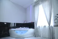 Opera Home Napoli - Bathtub