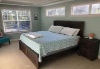 ★Flip Flop Cottage★ Fire Pit • 7min walk to beach • Family & Pet Friendly!