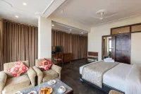 Tulip Inn Green Castle Mall Road