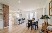 Charming Plymouth retreat • hot tub • fire pit