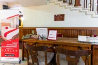 RedDoorz Plus Near Alun Alun Karanganyar Hotels in Karanganyar