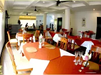 Mom's Guesthouse - Pensions
