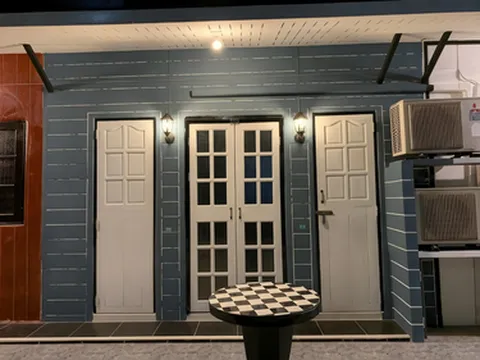 รูปภาพของAt Night