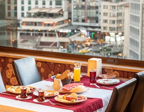 2. 파묵 시티 호텔..