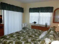 Beautiful open sunny Condo on waterfront dock with Gulf access in  Cape Coral Fl