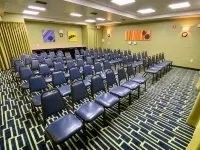 Holiday Inn Express & Suites Plant City Hotels in Plant City