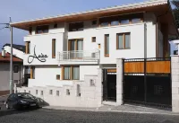Hotel Aziza