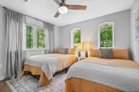 Stylish Lakefront Home on Beaver Lake in Beautiful Northwest Arkansas!