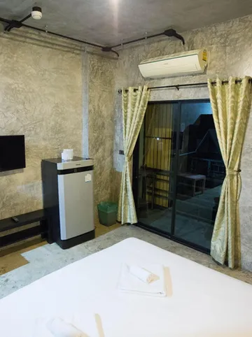 รูปภาพของสเตย์ เมย์บี