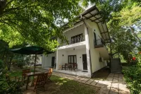 Oak Ray Elephant Lake Hotels in Avudangawa