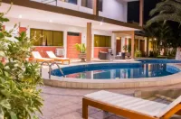 El Angolo Piura - Pools