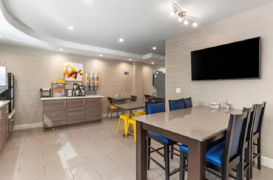 เบสท์ เวสเทิร์น เรด โค้ช อินน์