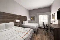 La Quinta Inn & Suites by Wyndham Denton - University Drive