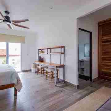 Steps from beach with private pool, rooftop terrace & swim up bar beach club! Rooms